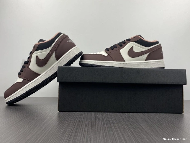 1 DC6991-200 Air Mocha Low Jordan 0821